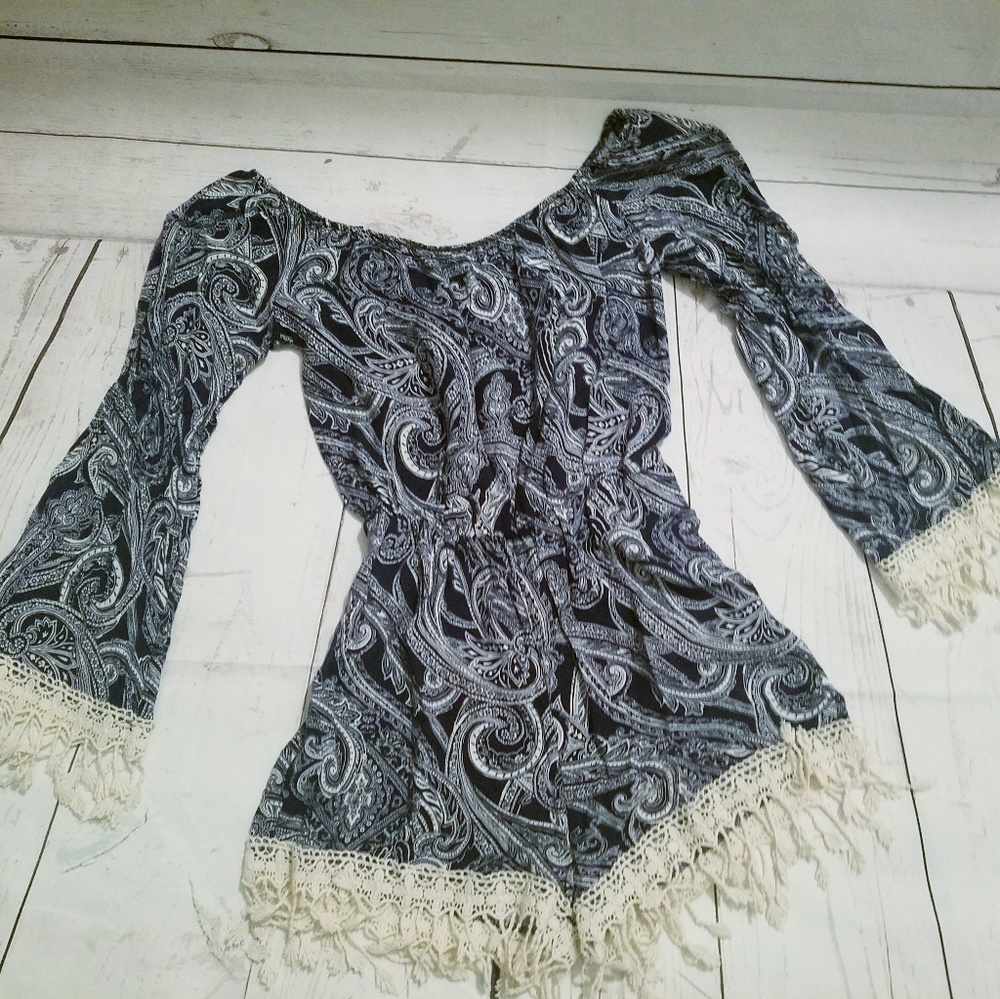Boutique Gorg Navy & Cream Fringe Romper Sz S